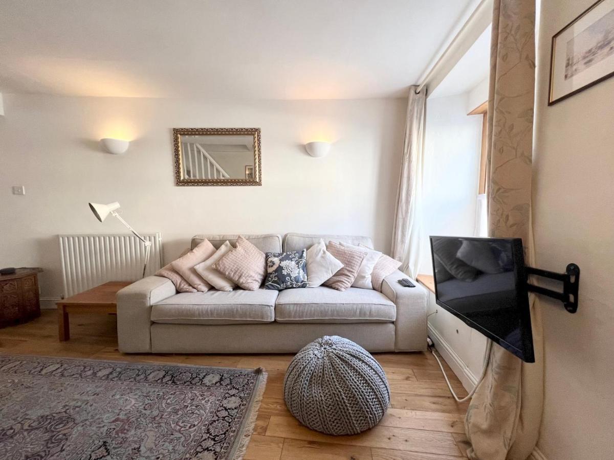 Pass The Keys 64 Church Street Characterful 2-Bed Cottage In The Heart Of Town Kingsbridge  Exterior photo